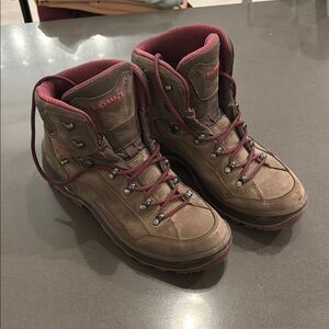 LOWA WOMEN'S
RENEGADE GTX MID WS - ESPRESSO Hiking Boots